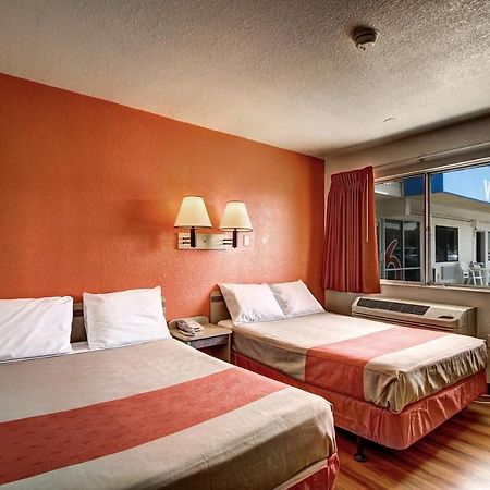 Motel 6 웰즈 외부 사진